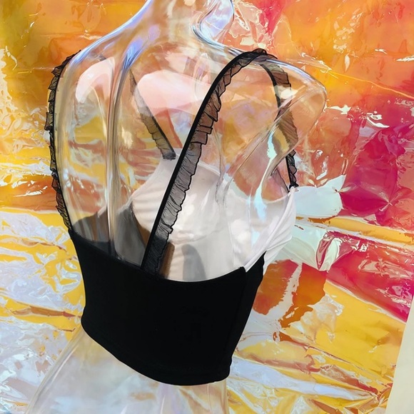 Black butterfly top 🦋 - Picture 9 of 13